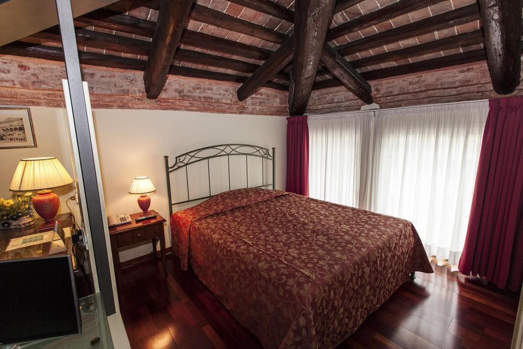Residence Bertolini Πάδοβα Δωμάτιο φωτογραφία